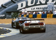 雷火电竞合作-年度焦点之战之夜，当爱德华兹遭遇格斗史上最令人困惑的无解之谜