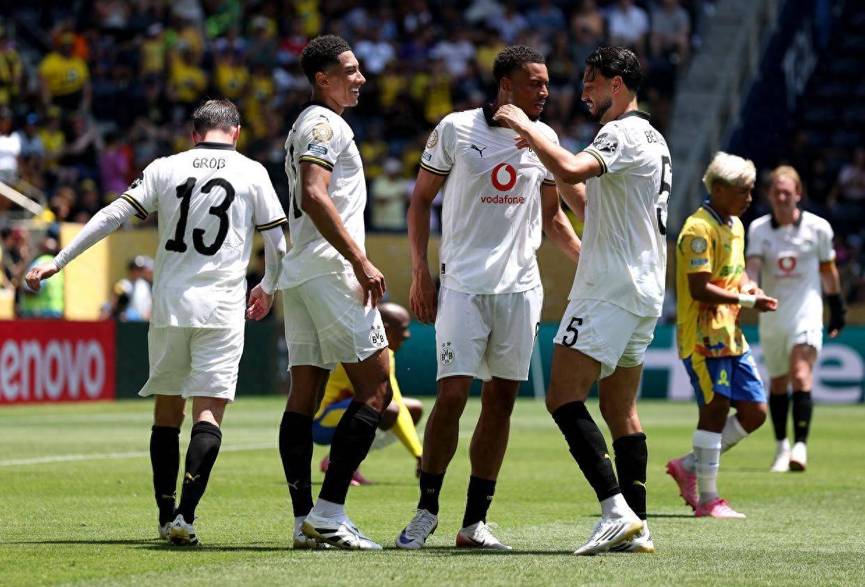 多特蒙德战平拜仁，德布劳内扑点救主欧联杯