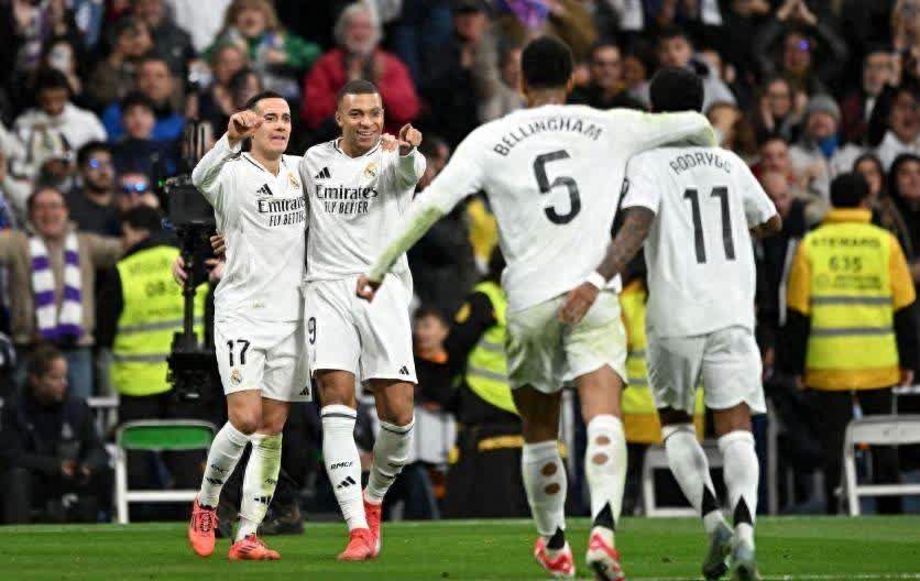 皇马战平巴黎圣日耳曼，莫德里奇乌龙送礼西甲